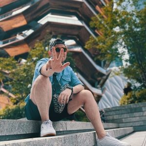 Meet your Posher, Moises